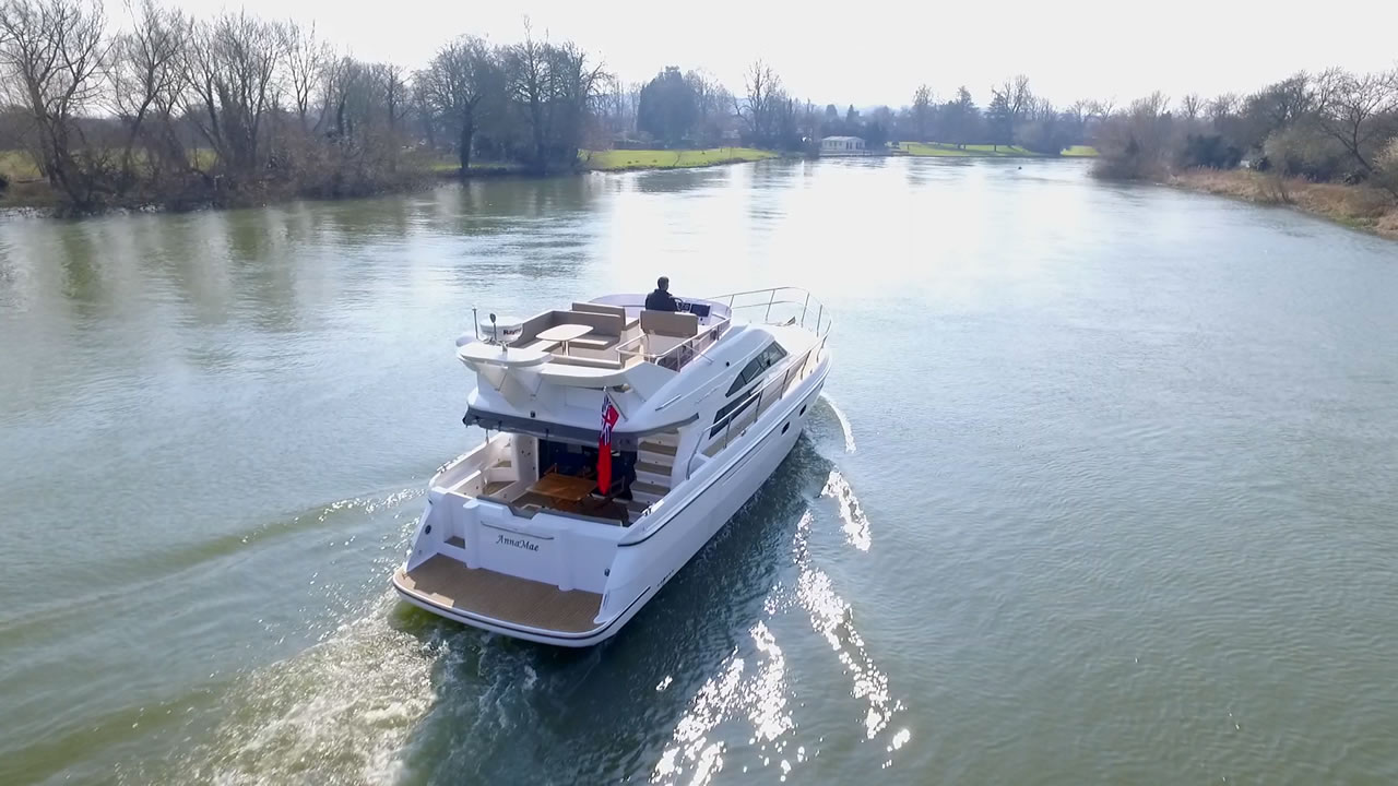 AnnaMae on the Thames